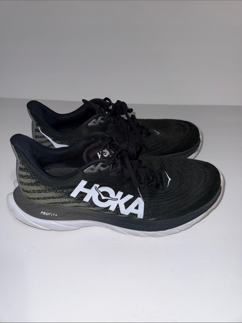 Hoka Mach 5 men’s Black and White Logo Running Sneakers